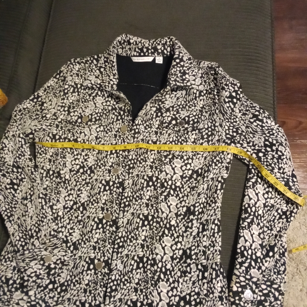 IsaacMizrahi Live Really nice jacket EUC like new
